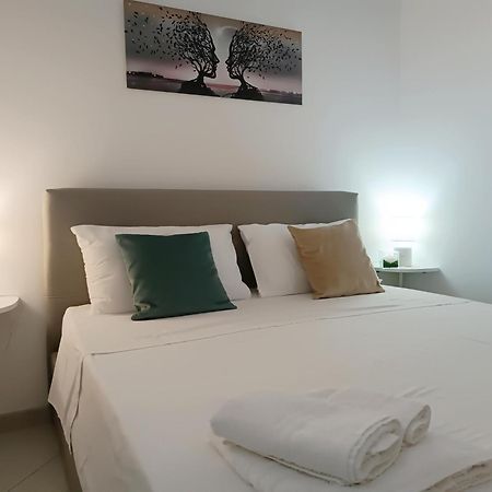 Il Giardino Di Sofia Charm And Comfort Apartment Torre dell'Orso Eksteriør bilde