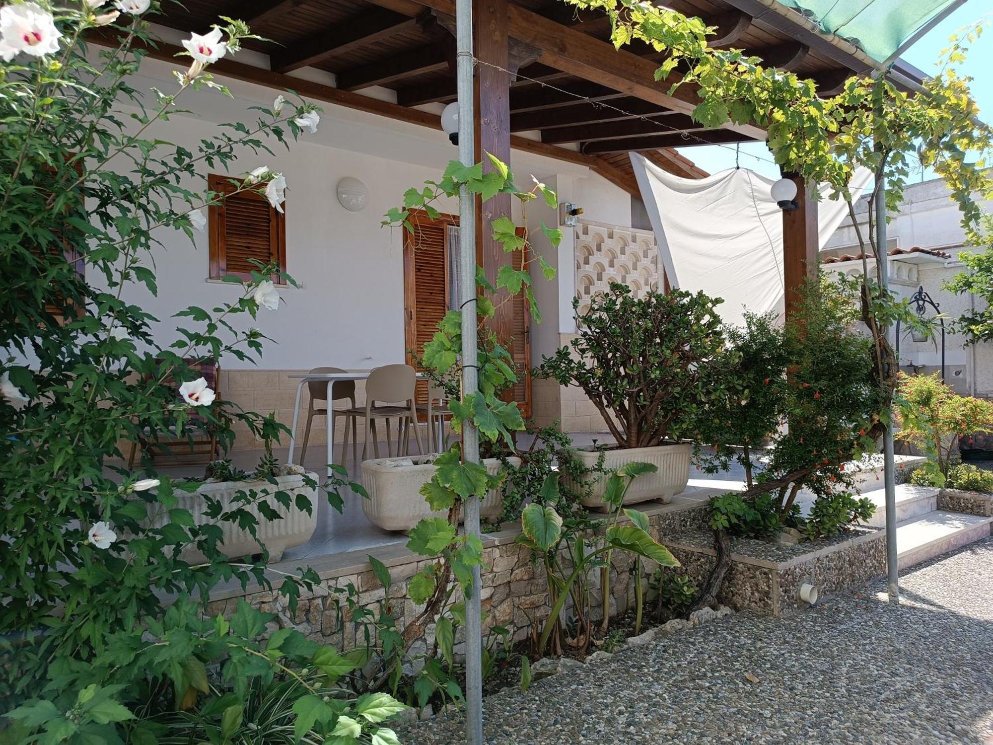 Il Giardino Di Sofia Charm And Comfort Apartment Torre dell'Orso Eksteriør bilde