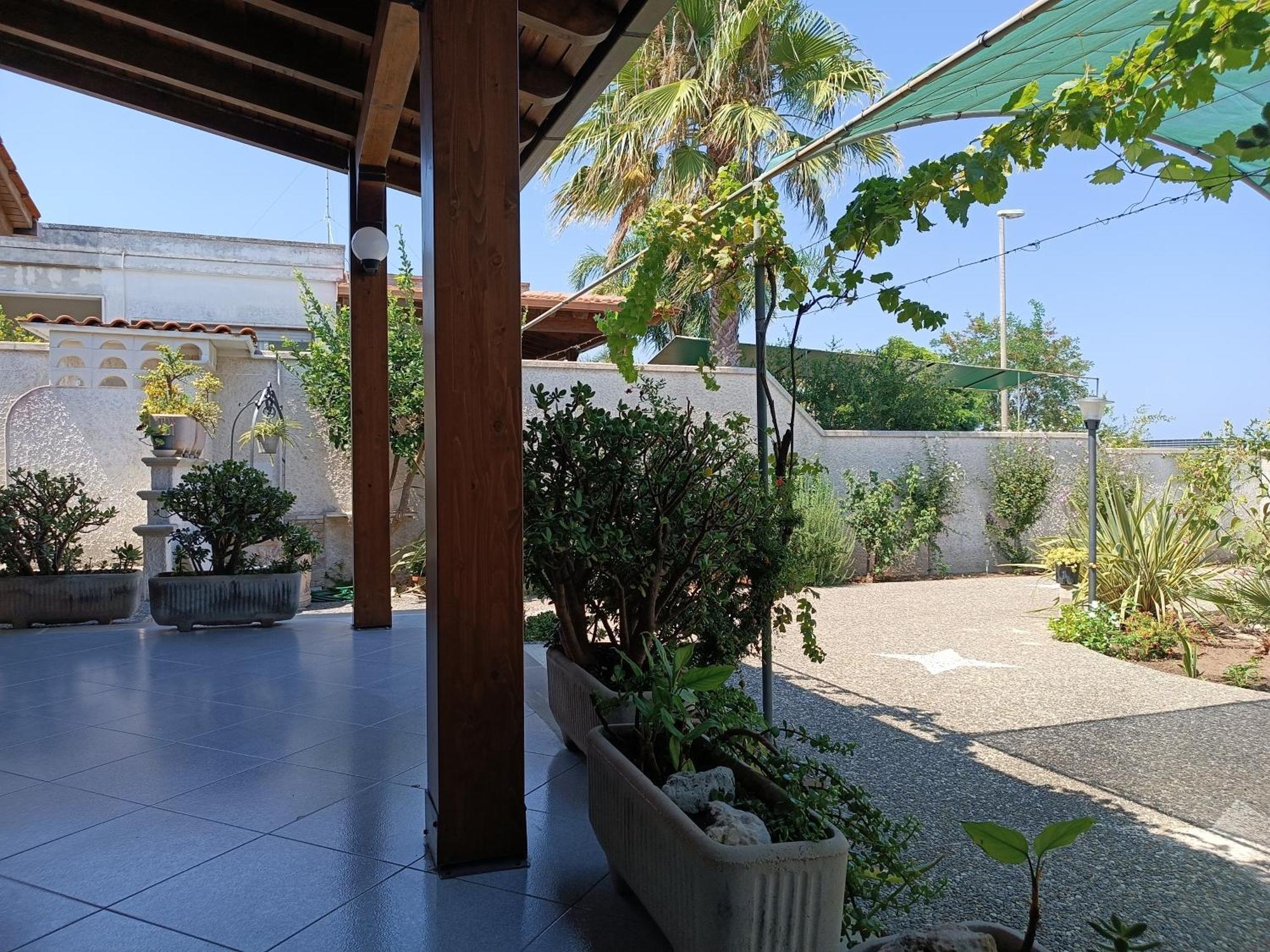 Il Giardino Di Sofia Charm And Comfort Apartment Torre dell'Orso Eksteriør bilde